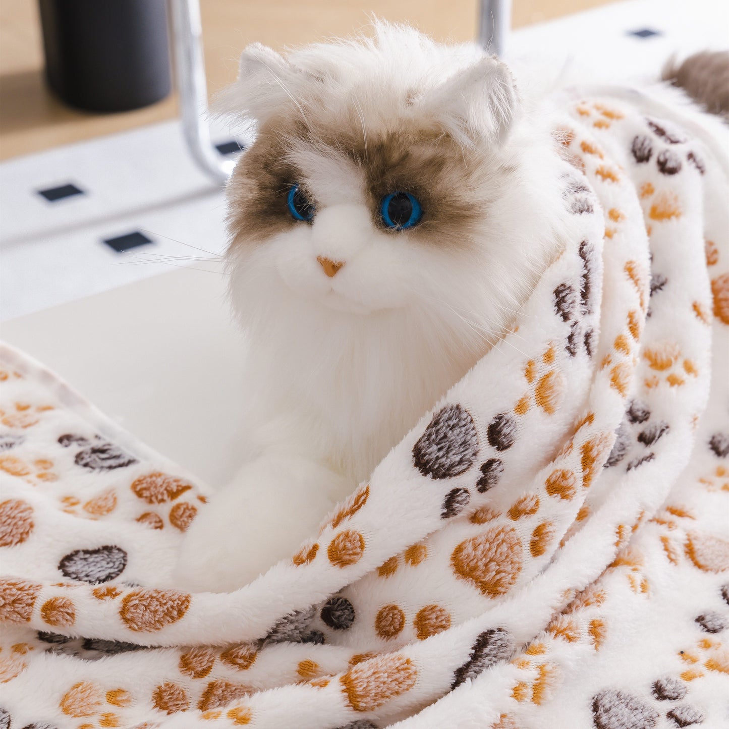 Cozy Paw Print Pet Blanket - Luxurious Fluffy Coral Fleece, Ultra-Soft Thermal Dog Bed Mat for Indoor Nesting